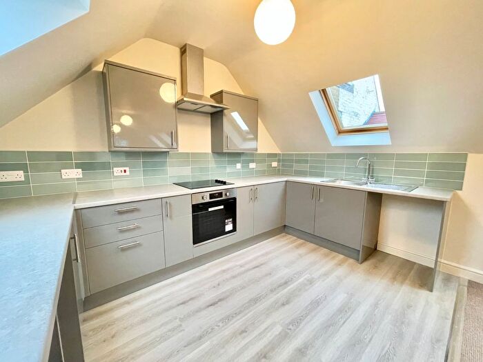 2 Bedroom Flat To Rent In Westcliff Road, Margate, Kent, CT9