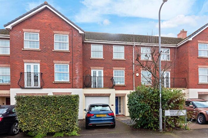 4 Bedroom Town House For Sale In Verallo Drive, Lansdowne Gardens, Canton, Cardiff, CF11
