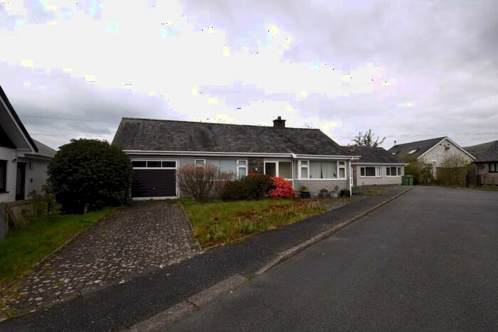 2 Bedroom Detached Bungalow For Sale In Llanfrothen, LL48