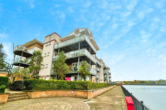 2 Bedroom Apartment For Sale In Hawkeswood Road, Southampton, Hampshire, SO18
