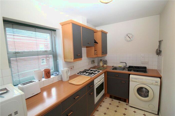 1 Bedroom Flat To Rent In Normanton Road, South Croydon, CR2