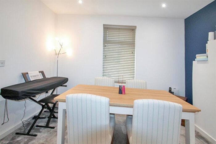 3 Bedroom Detached House For Sale In High Street., Ringstead, NN14