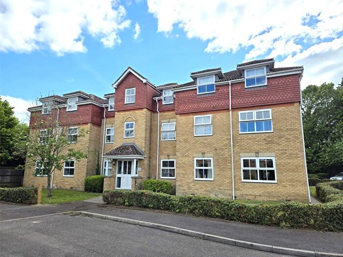 2 Bedroom Flat To Rent In Long Meadow, Riverhead, Sevenoaks, Kent, TN13