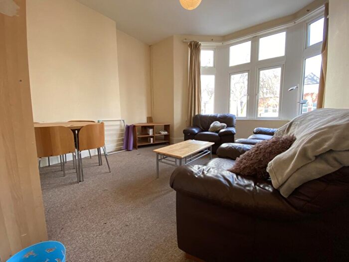 2 Bedroom Flat To Rent In Richmond Road, Roath, CF24