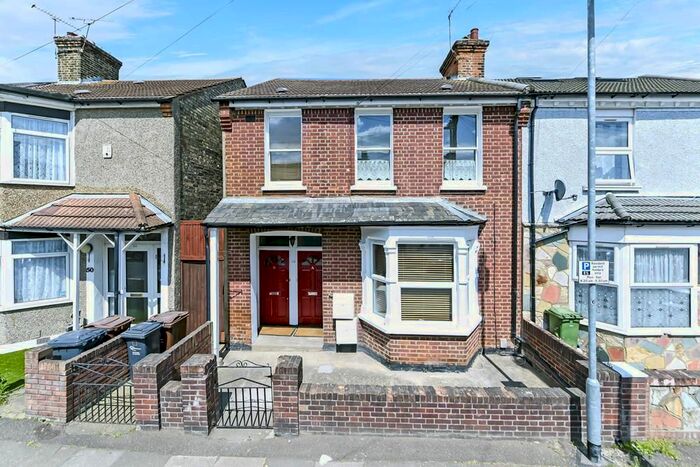 1 Bedroom Property To Rent In Essex Road, Barking, Essex, IG11