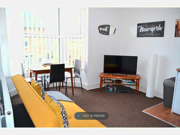 2 Bedroom Flat To Rent In North Parade, Lincoln, LN1