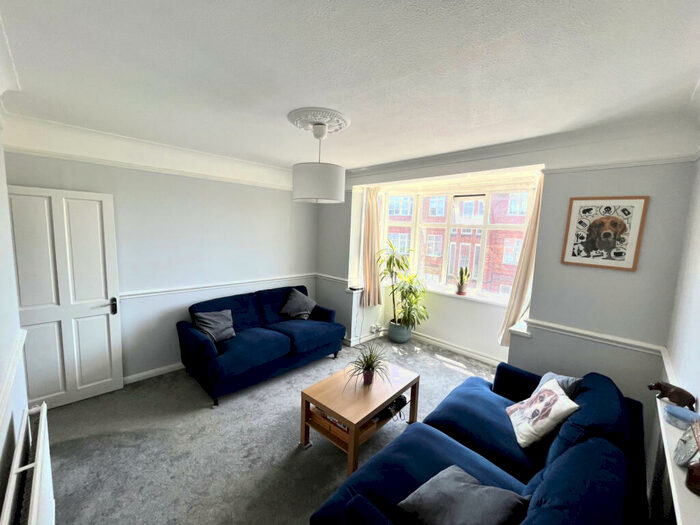 2 Bedroom Flat To Rent In Oakleigh Road North, London, N20