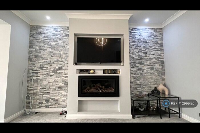 3 Bedroom Semi-Detached House To Rent In Willow Trees Drive, Blackburn, BB1