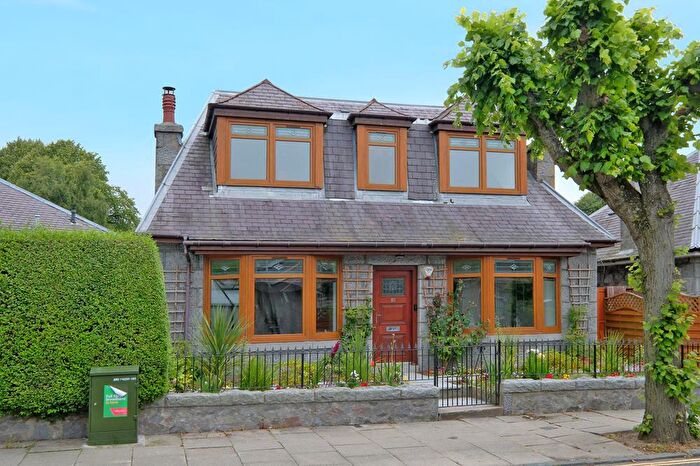 4 Bedroom Detached House To Rent In Whitehall Place, Aberdeen, AB25