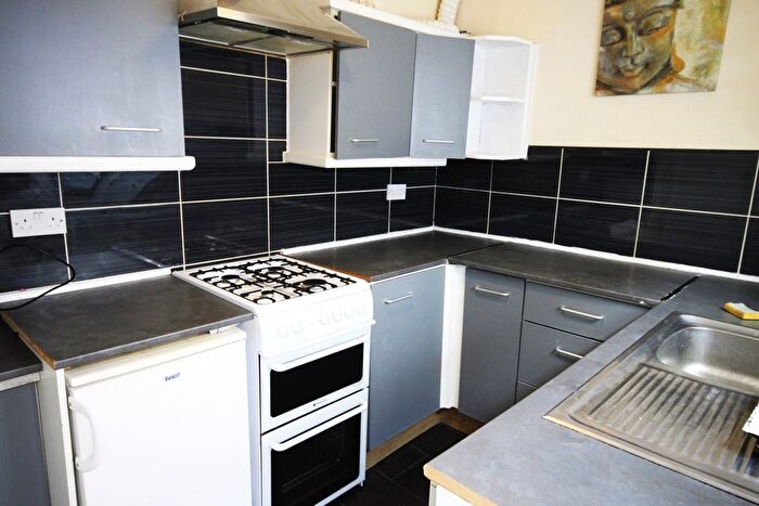 3 Bedroom Semi-Detached House To Rent In St Martins Gardens, Leeds, LS7