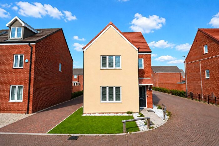 4 Bedroom Detached House To Rent In Linnet Grove, Harlow, Essex, CM17