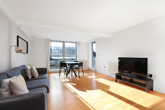 3 Bedroom Flat For Sale In Grosvenor Terrace, London, SE5