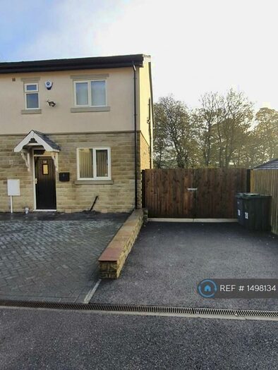3 Bedroom Semi-Detached House To Rent In Pollits Farm Close, Bradford, BD6