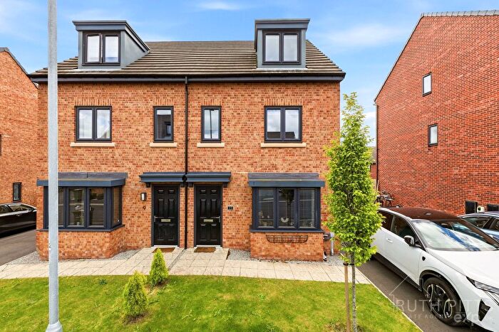 3 Bedroom Semi-Detached House For Sale In Miners Lane, Hemsworth, WF9