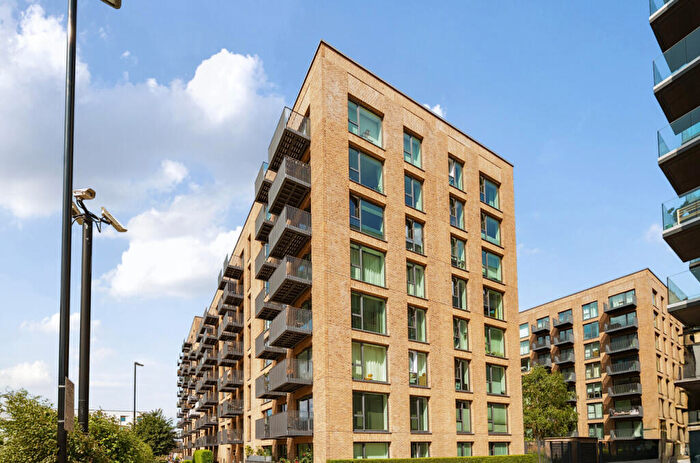 2 Bedroom Apartment For Sale In Regalia Close, London, E16