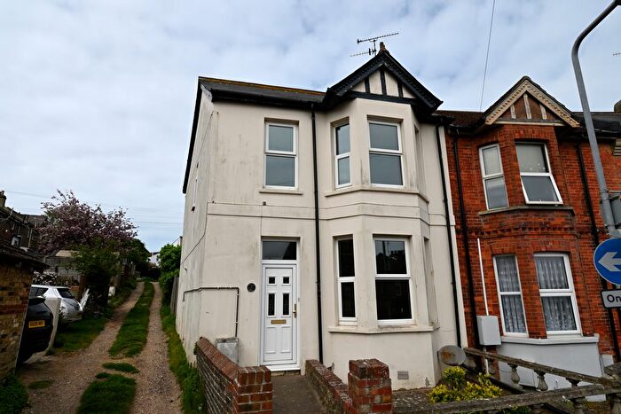 3 Bedroom End Terrace House For Sale In Harpers Road, Newhaven, BN9