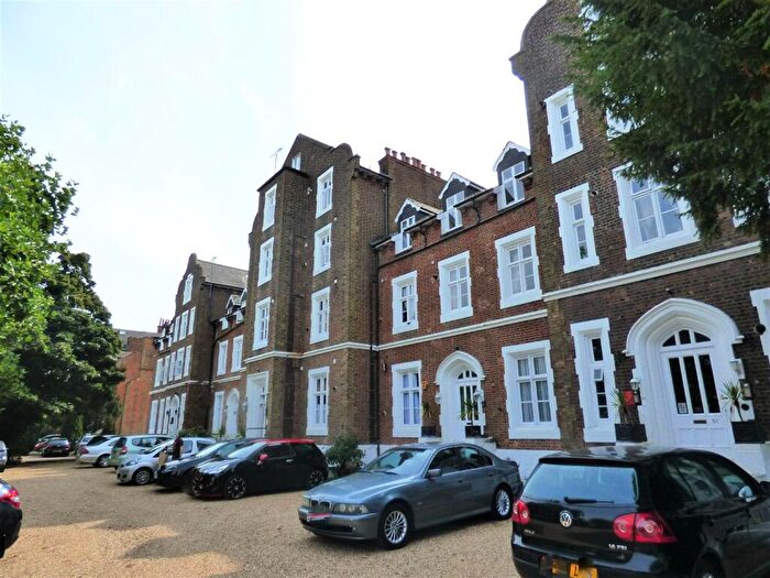 2 Bedroom Apartment To Rent In Upton Park, Slough, Berkshire, SL1
