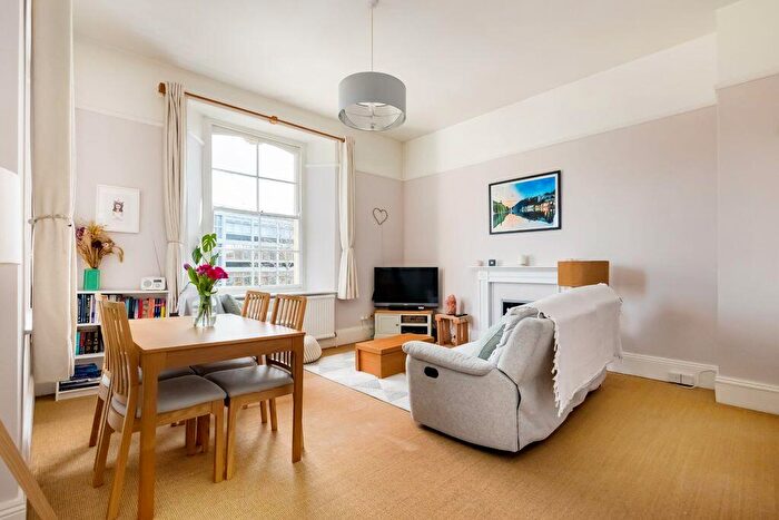 2 Bedroom Apartment For Sale In Oakfield Grove | Redland, BS8