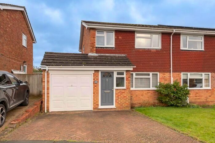 3 Bedroom Semi-Detached House For Sale In Beckets Way, Framfield, Uckfield, TN22