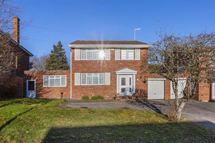 4 Bedroom Detached House For Sale In Daws Lea, High Wycombe, HP11