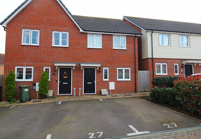 2 Bedroom Semi-Detached House For Sale In Yates Meadow, Potton, SG19