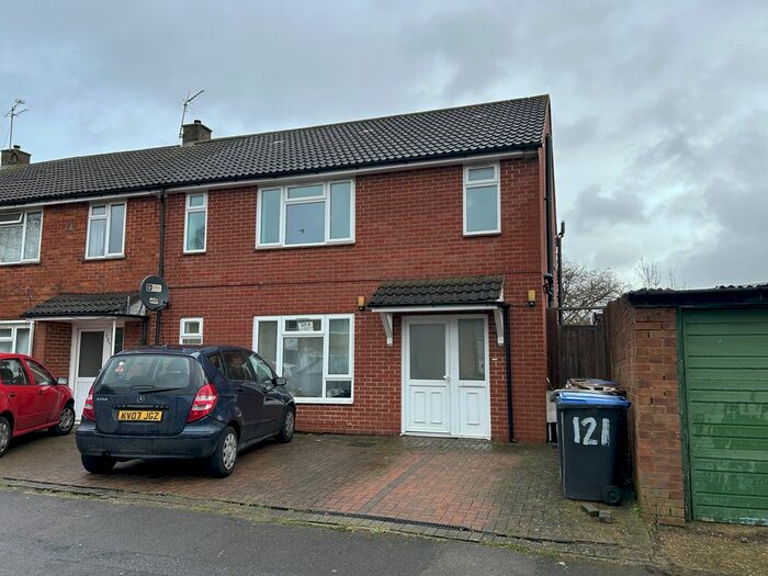 1 Bedroom Flat To Rent In Garden Avenue, Hatfield, AL10