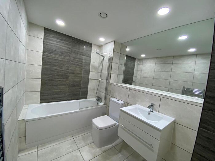 Flat To Rent In Solihull Heights, New Coventry Road, B26