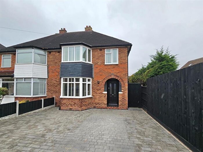 3 Bedroom Semi-Detached House For Sale In Baddesley Road, Solihull, B92