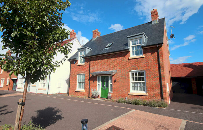 3 Bedroom Detached House To Rent In Sturt Pond Close, Milford On Sea, SO41