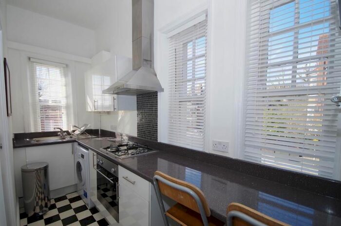 1 Bedroom Studio To Rent In Grosvenor Gardens, Muswell Hill, N10