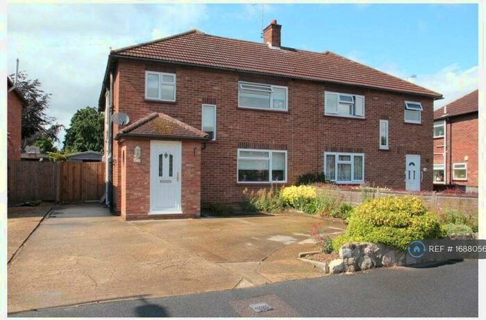 4 Bedroom Semi-Detached House To Rent In Reaper Road, Colchester, CO3