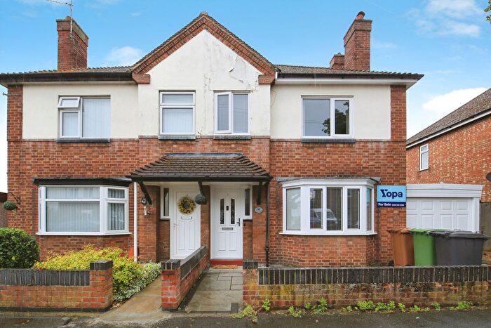 3 Bedroom Semi-Detached House For Sale In Fane Road, Peterborough, PE4