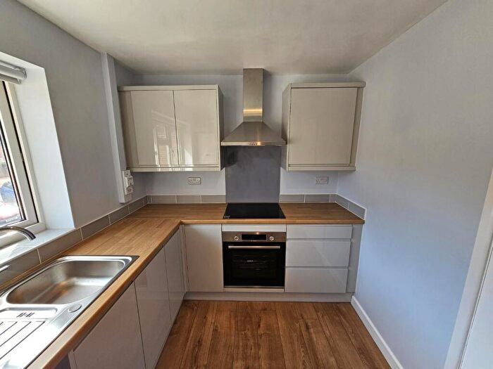 2 Bedroom Flat To Rent In Eastfield Walk, Tadcaster, LS24
