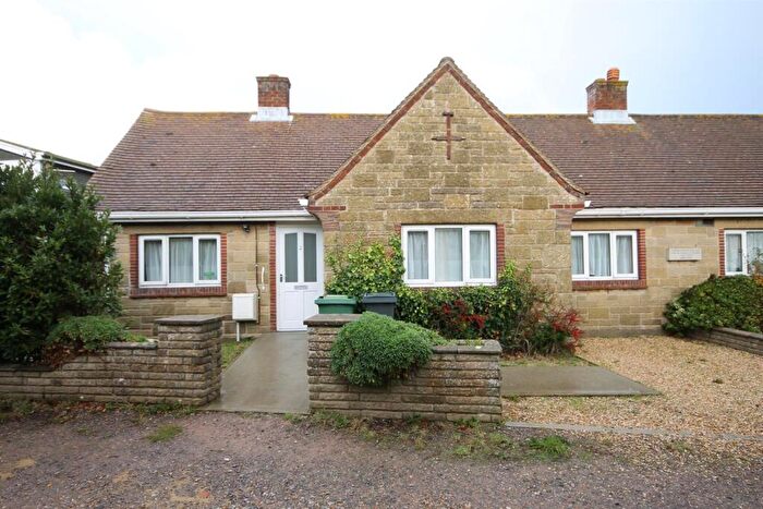 2 Bedroom Semi-Detached Bungalow To Rent In Freshwater, PO40