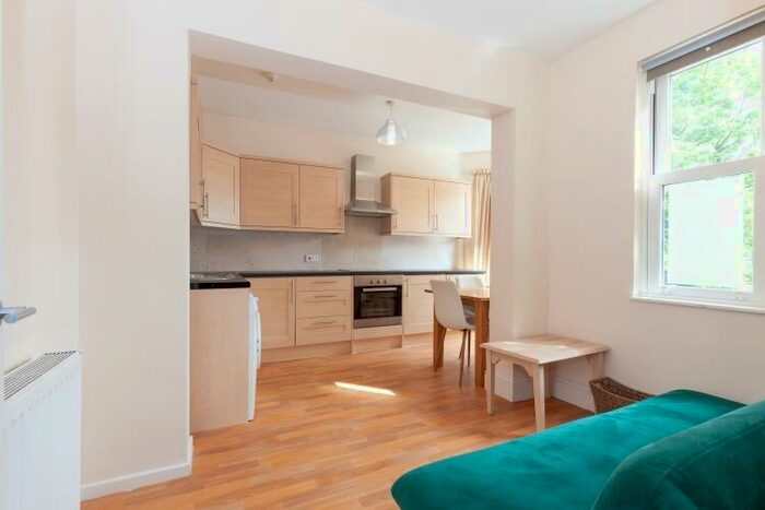 1 Bedroom Flat To Rent In Iffley Road, East Oxford, OX4