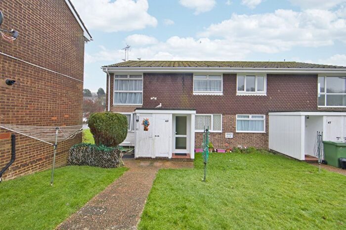 2 Bedroom Maisonette For Sale In Chalcroft Road, Folkestone, CT20