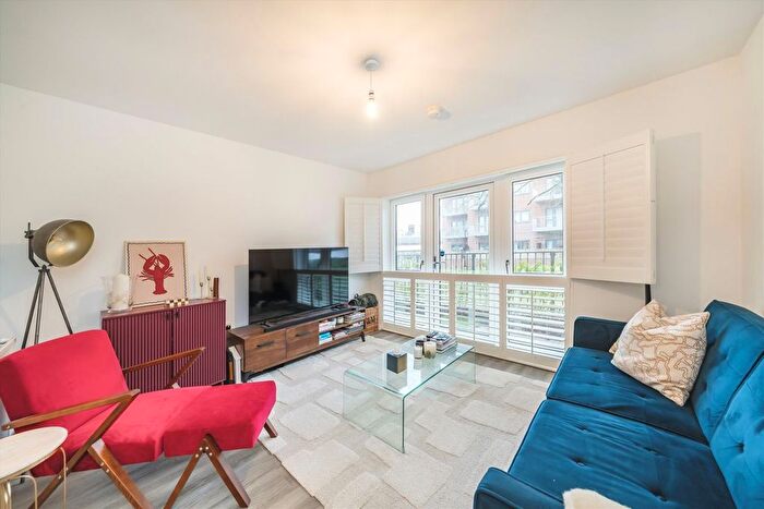1 Bedroom Flat For Sale In Springfield Drive, Tooting Bec, SW17