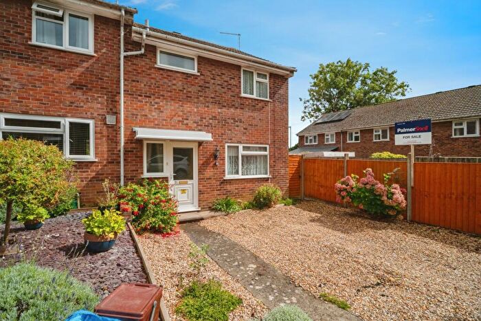 3 Bedroom End Of Terrace House For Sale In Hertford Road, Yeovil, Somerset, BA21