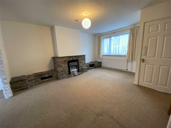3 Bedroom End Of Terrace House To Rent In Clouds Hill Road, Bristol, BS5