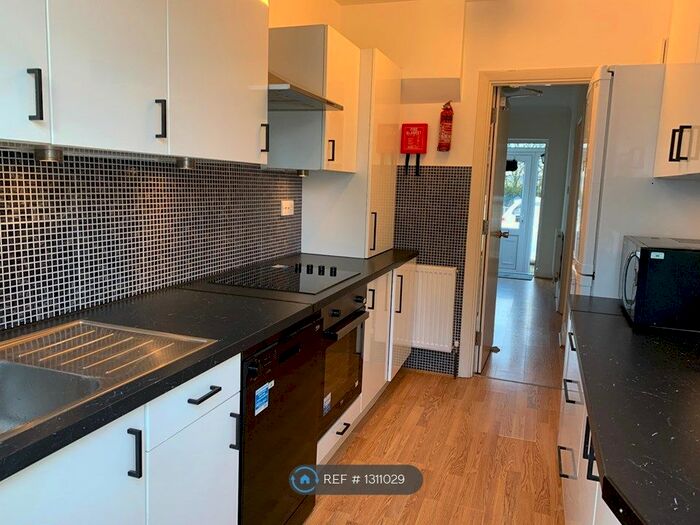 4 Bedroom Semi-Detached House To Rent In Kidbrooke Park Road, London, SE3