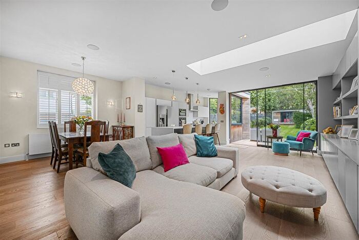 5 Bedroom Property For Sale In Lyndale Avenue, Childs Hill, NW2