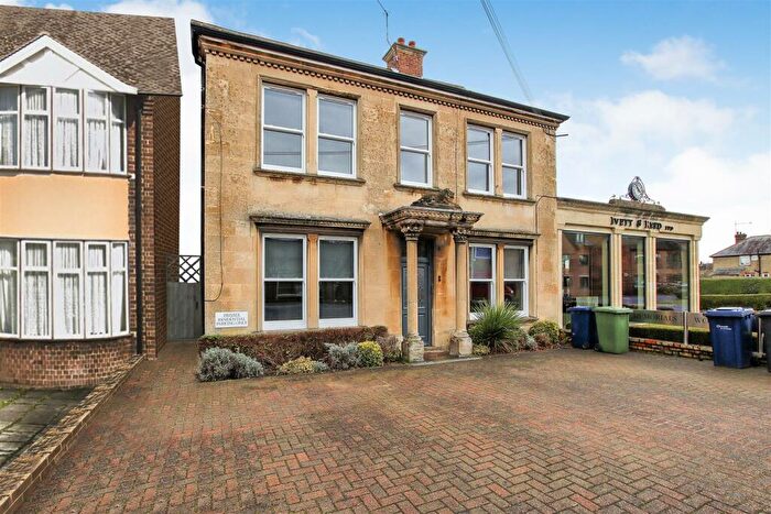 2 Bedroom Semi-Detached House To Rent In B Newmarket RoadCambridge, CB5