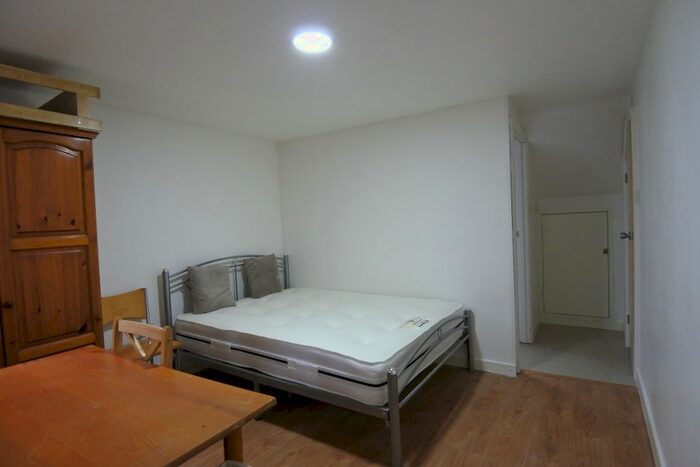 Studio To Rent In Chapter Road, Dollis Hill, NW2