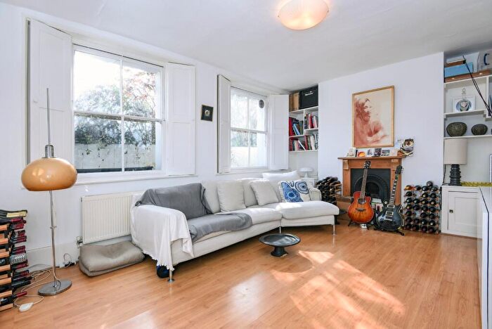 2 Bedroom Property To Rent In Canonbury Park North, Islington, London, N1