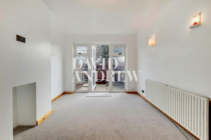 2 Bedroom Flat To Rent In Whittington Road, London, N22