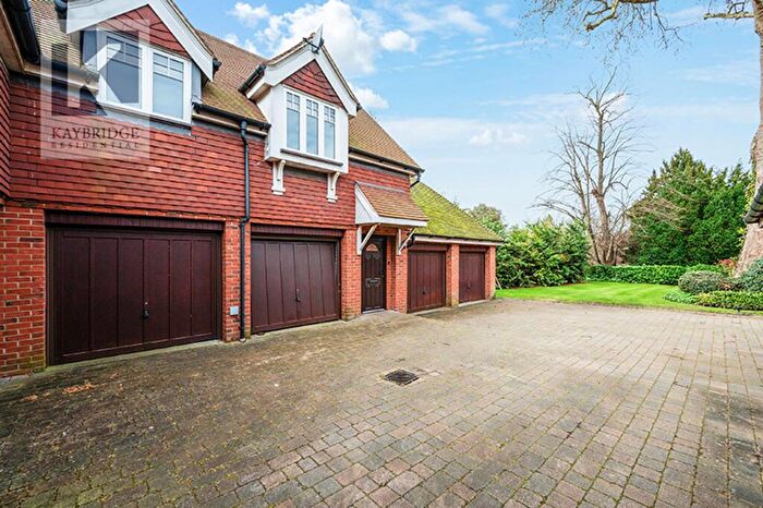 2 Bedroom Flat For Sale In High Street, Ewell, KT17