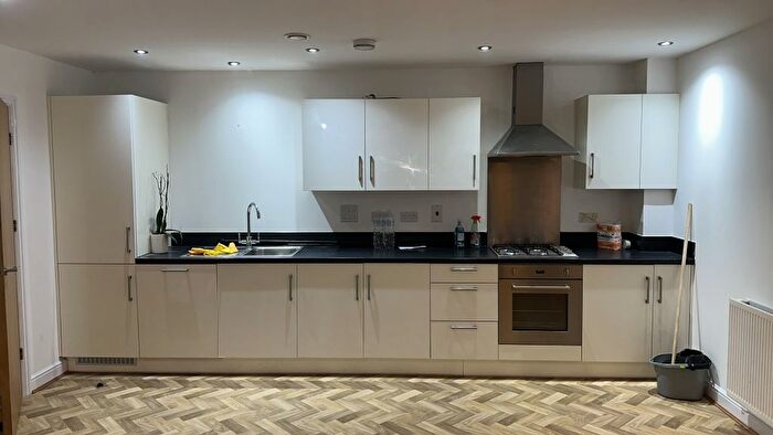 2 Bedroom Flat To Rent In The Broadway, Greenford, UB6