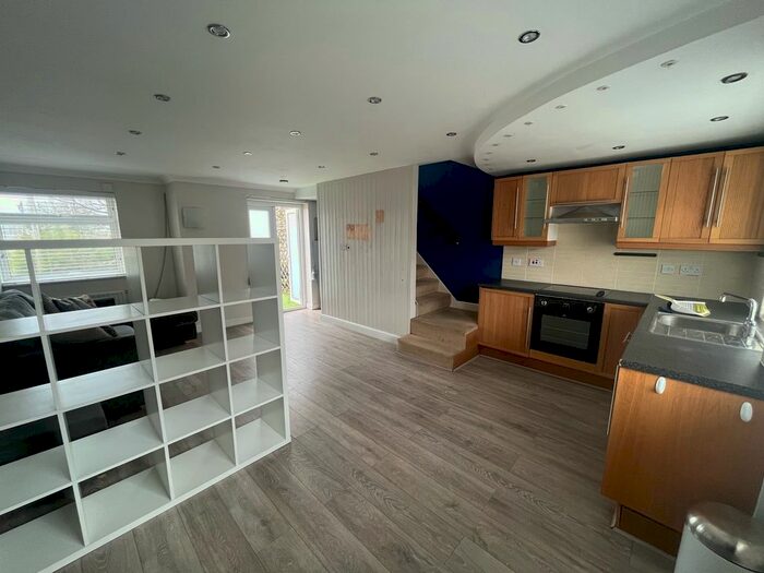 1 Bedroom Flat To Rent In Pembroke Street, Swindon, SN1