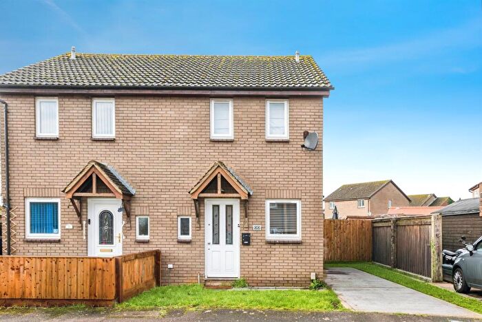 2 Bedroom Semi-Detached House For Sale In Bracken Close, Carterton, OX18