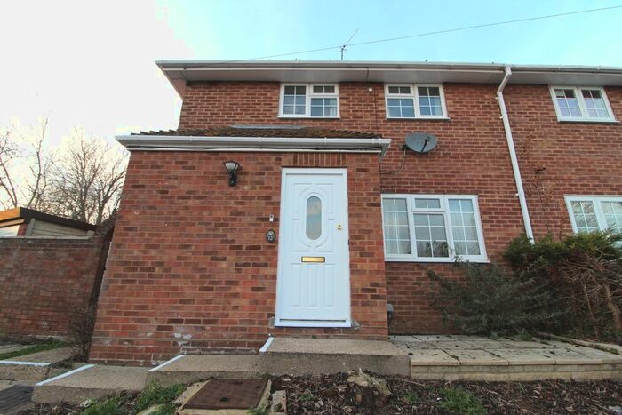3 Bedroom Semi-Detached House To Rent In Pixies Hill Road, Hemel Hempstead, Hertfordshire, HP1